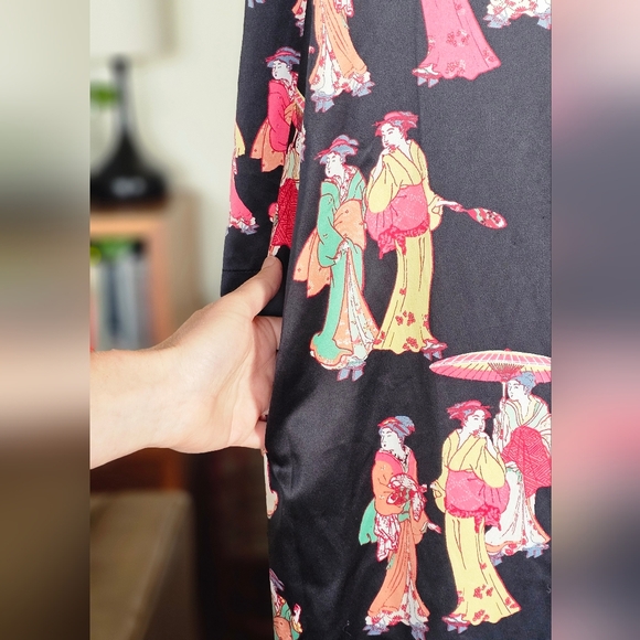 Natori Geisha Printed Satin Zip Caftan - Picture 4 of 10